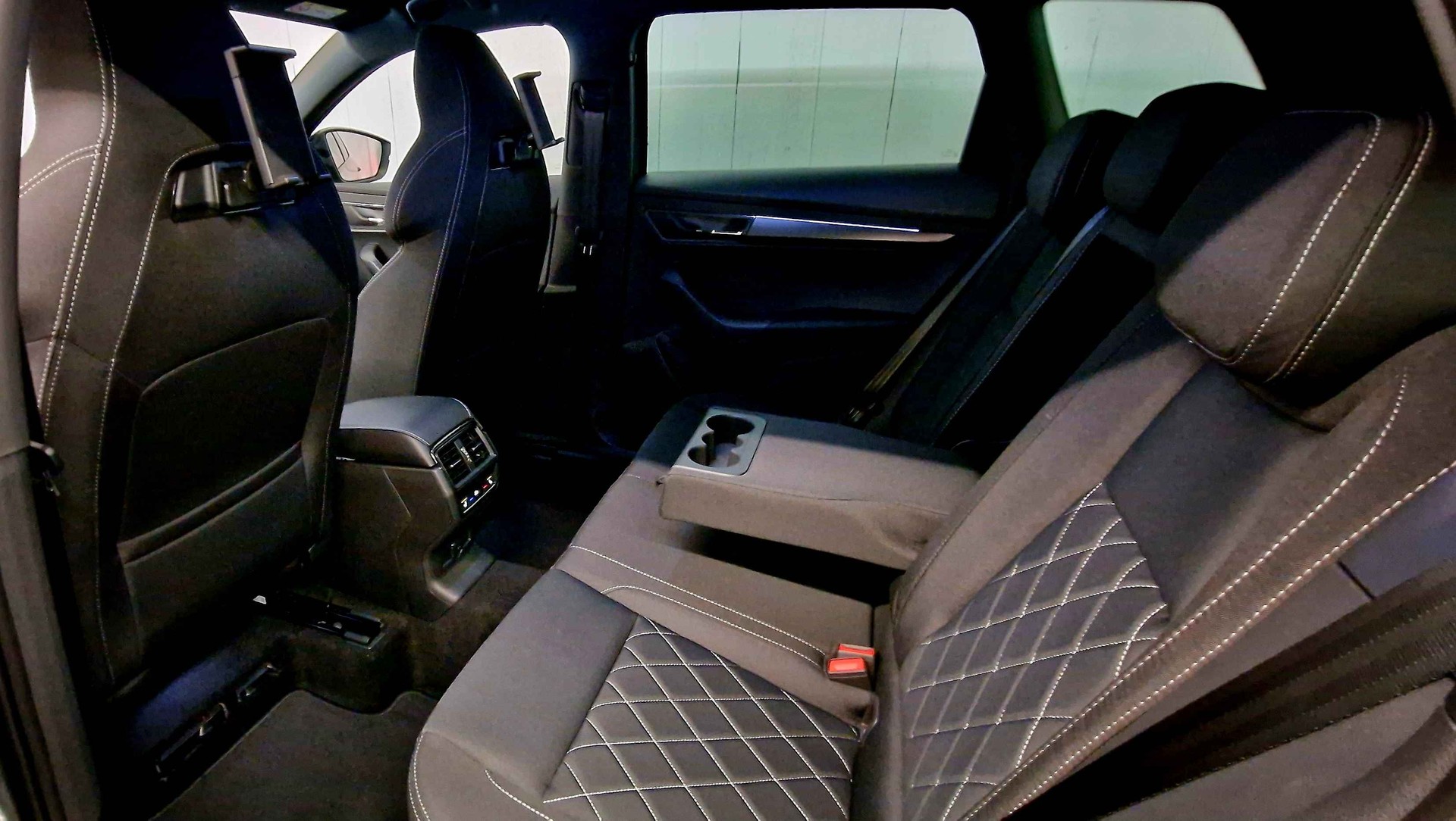 SKODA Karoq 2.0 TSI SportLine 4x4 DSG-image-15