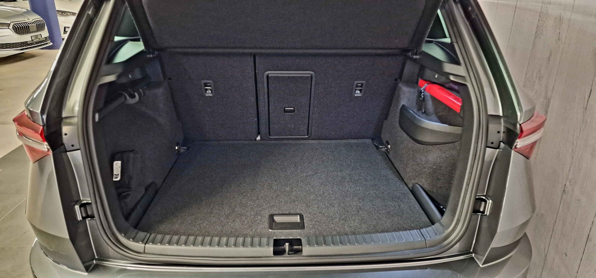 SKODA Karoq 2.0 TSI SportLine 4x4 DSG-image-17