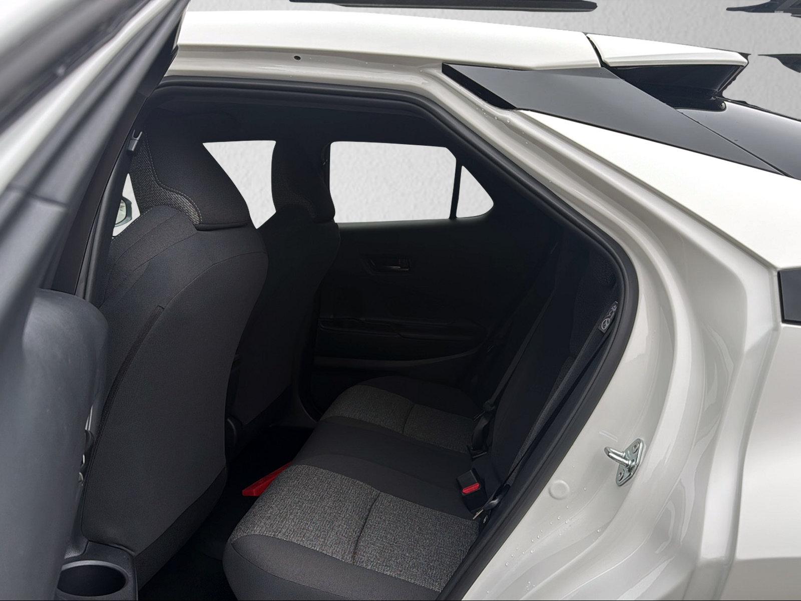 TOYOTA C-HR 2.0 PHEV Swiss Edition-image-11