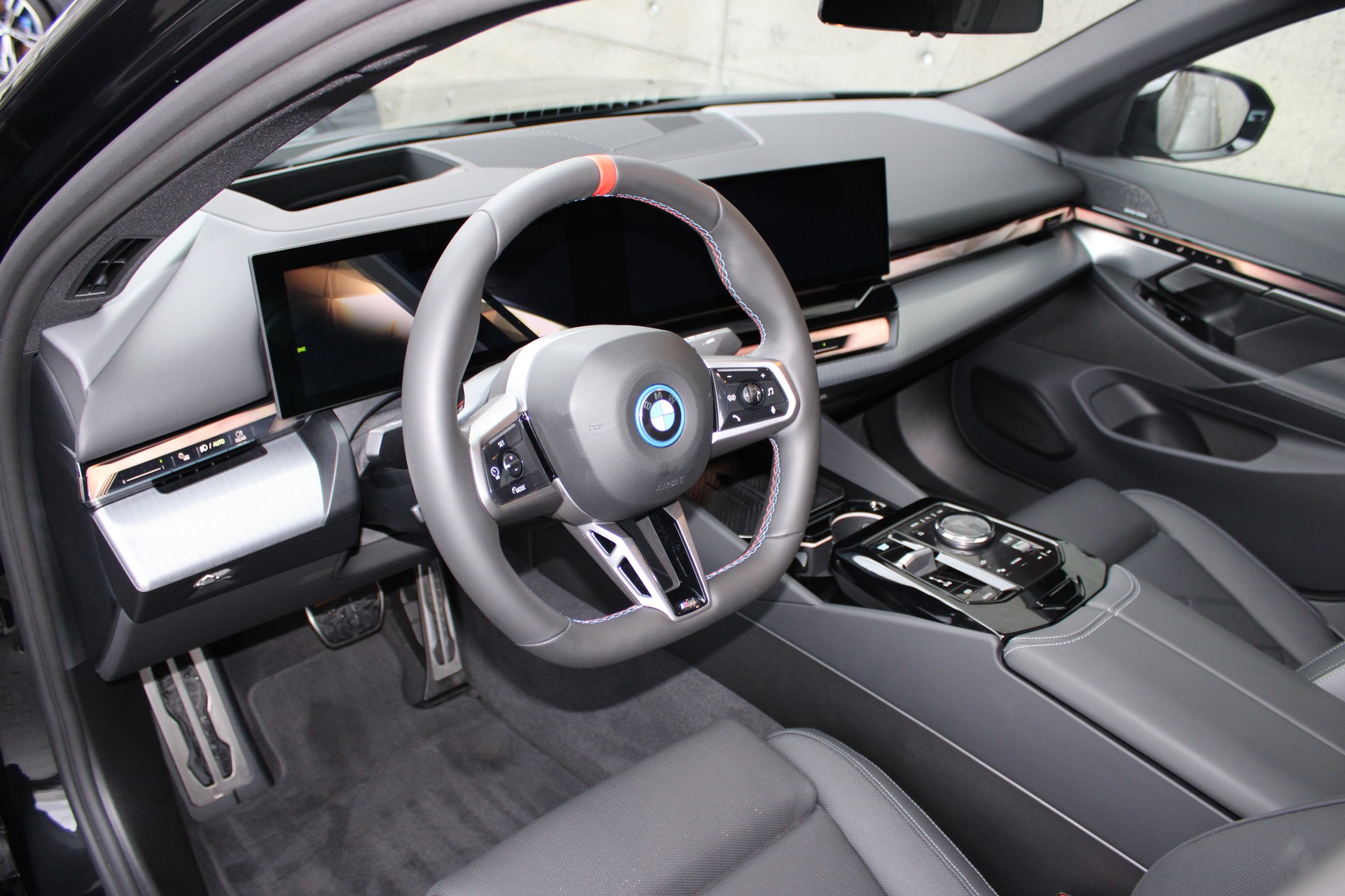 BMW i5 M60 xDrive M Sport Pro-image-8