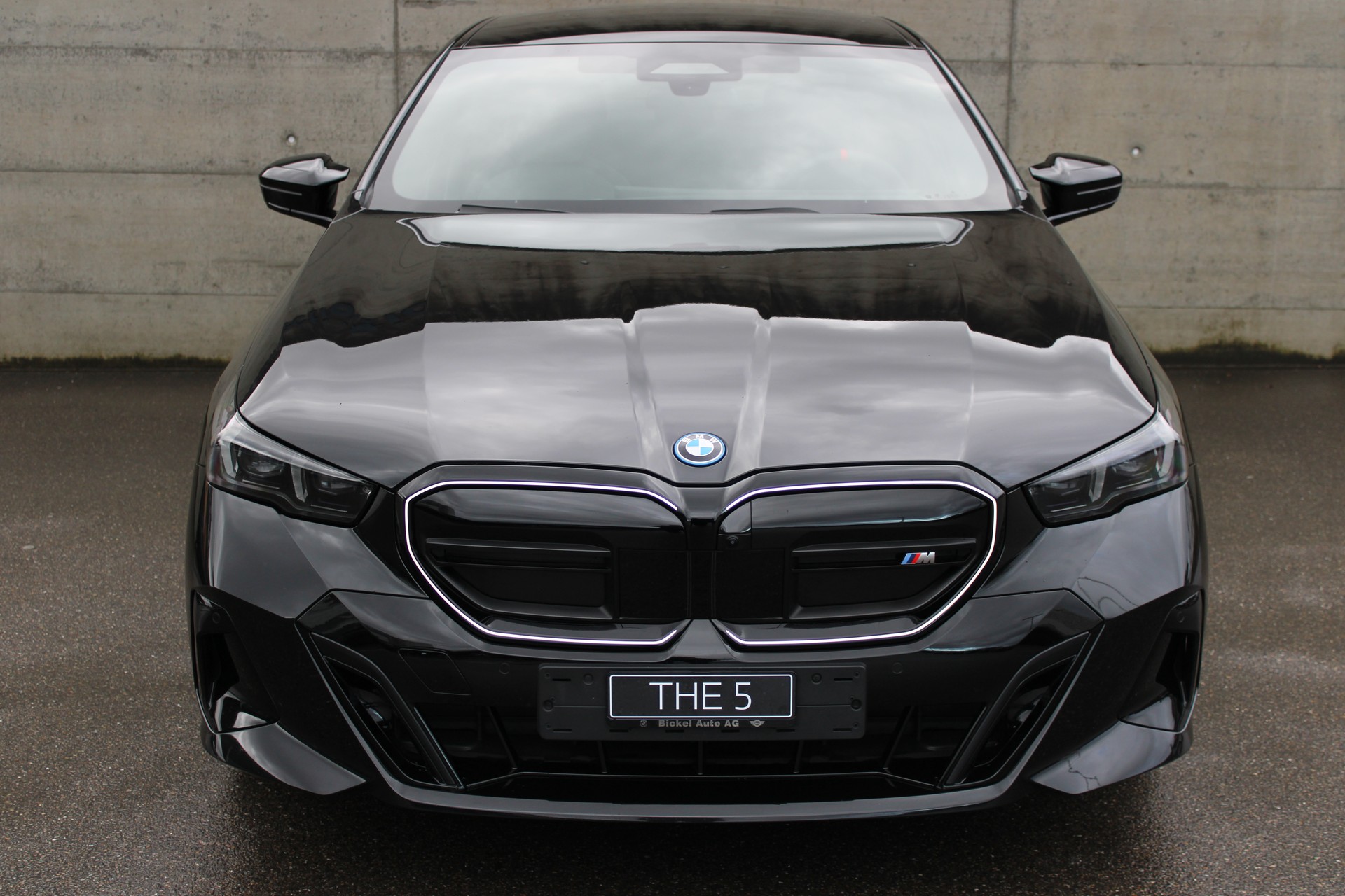 BMW i5 M60 xDrive M Sport Pro-showroom-element-2
