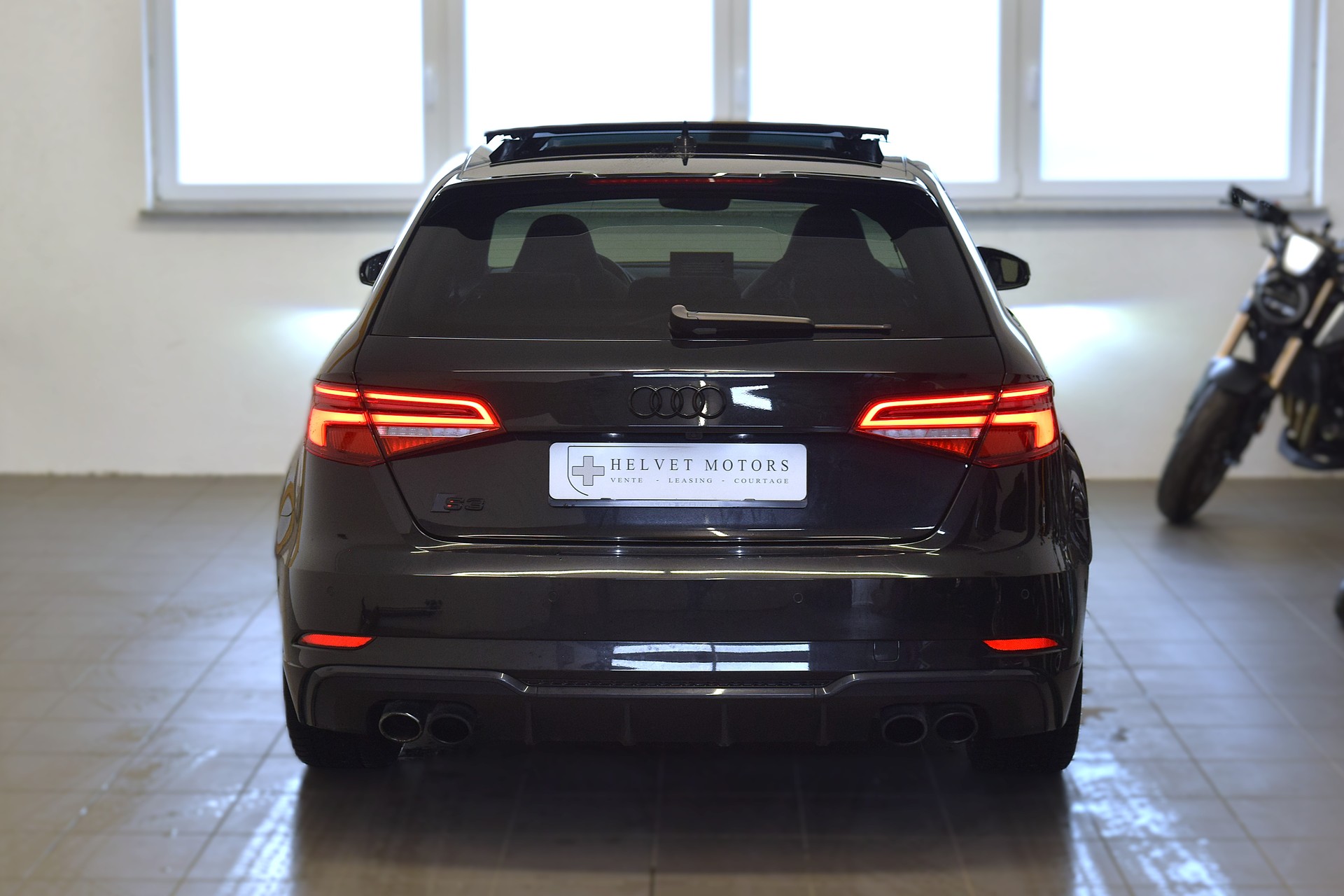 AUDI S3 Sportback 2.0 TFSI quattro S-tronic-image-4