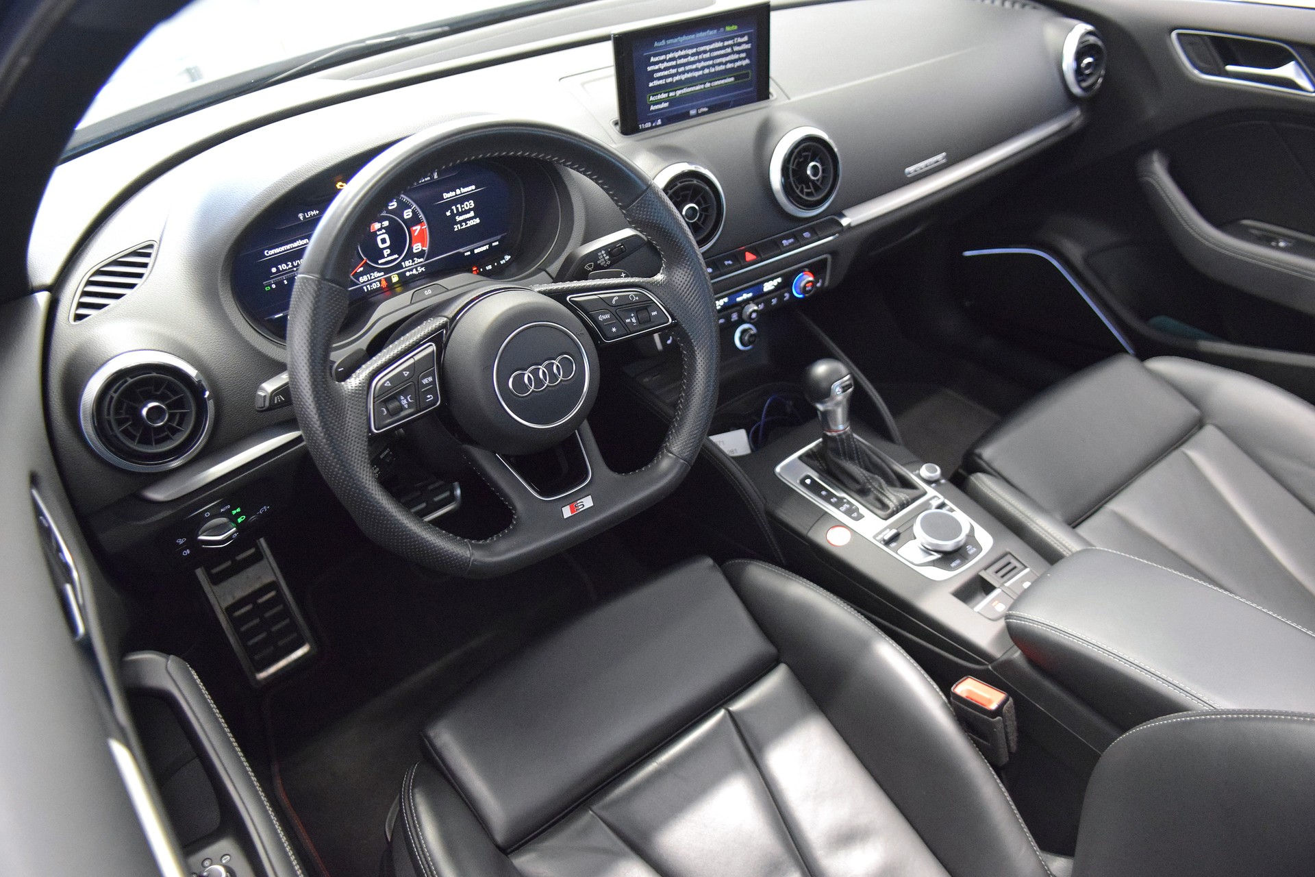 AUDI S3 Sportback 2.0 TFSI quattro S-tronic-image-11