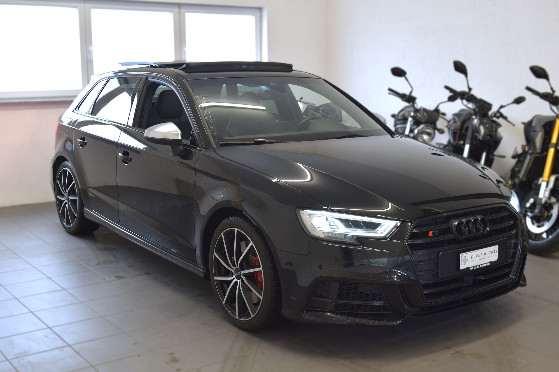 AUDI S3 Sportback 2.0 TFSI quattro S-tronic-image-2