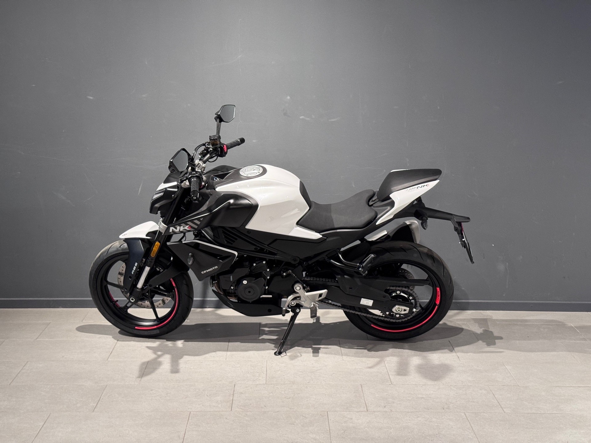 CF MOTO 450NK-showroom-element-3