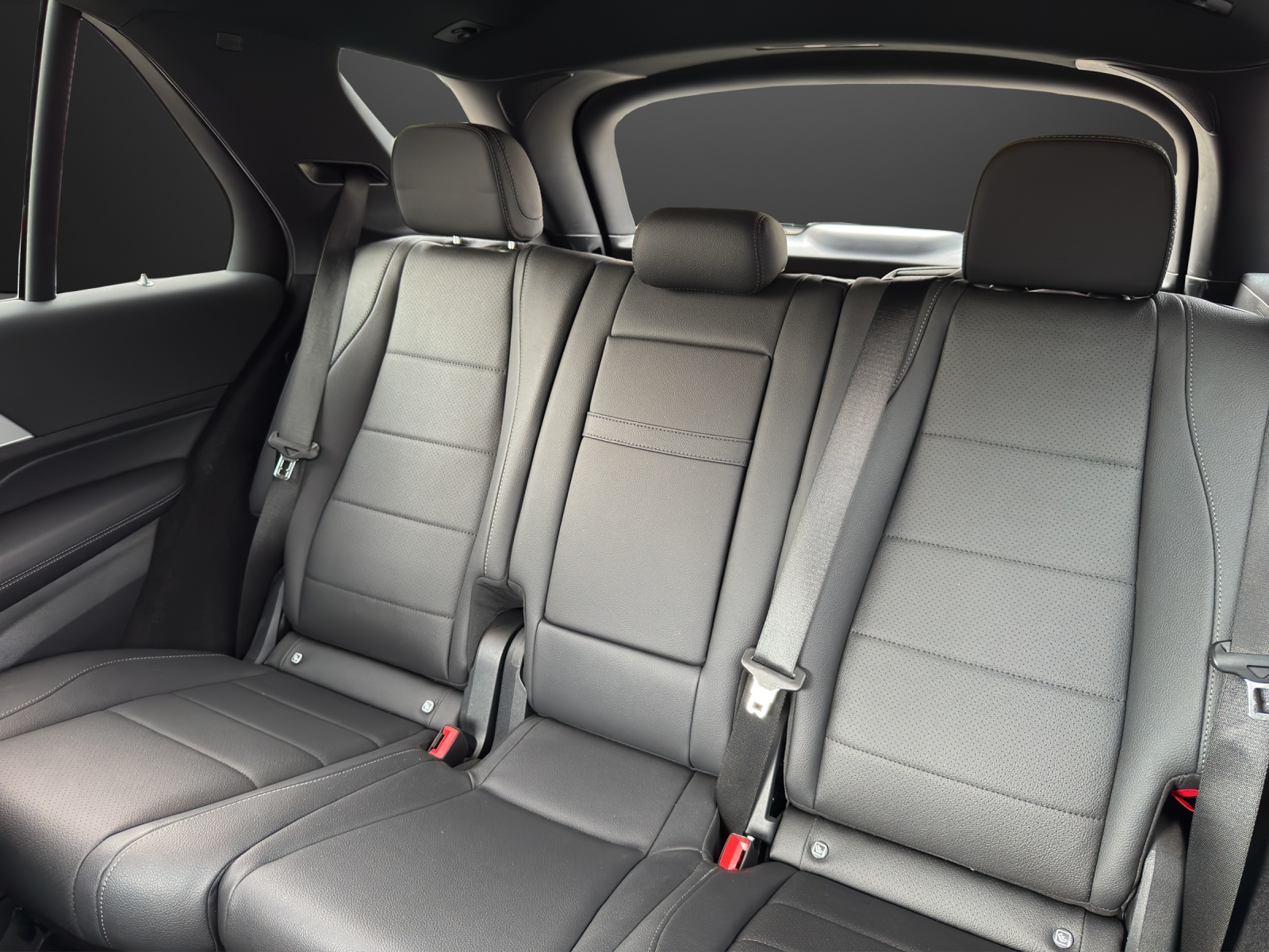 MERCEDES-BENZ GLE 300 d 4Matic-image-14