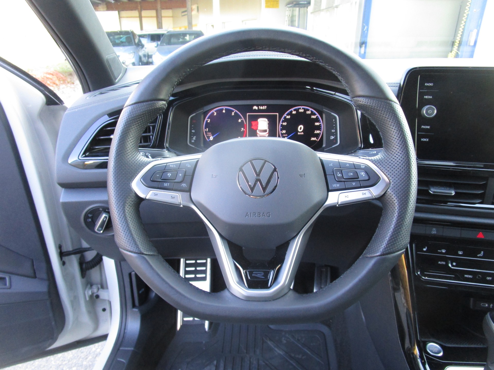 VW T-Roc 1.5 TSI EVO R-Line DSG-image-10
