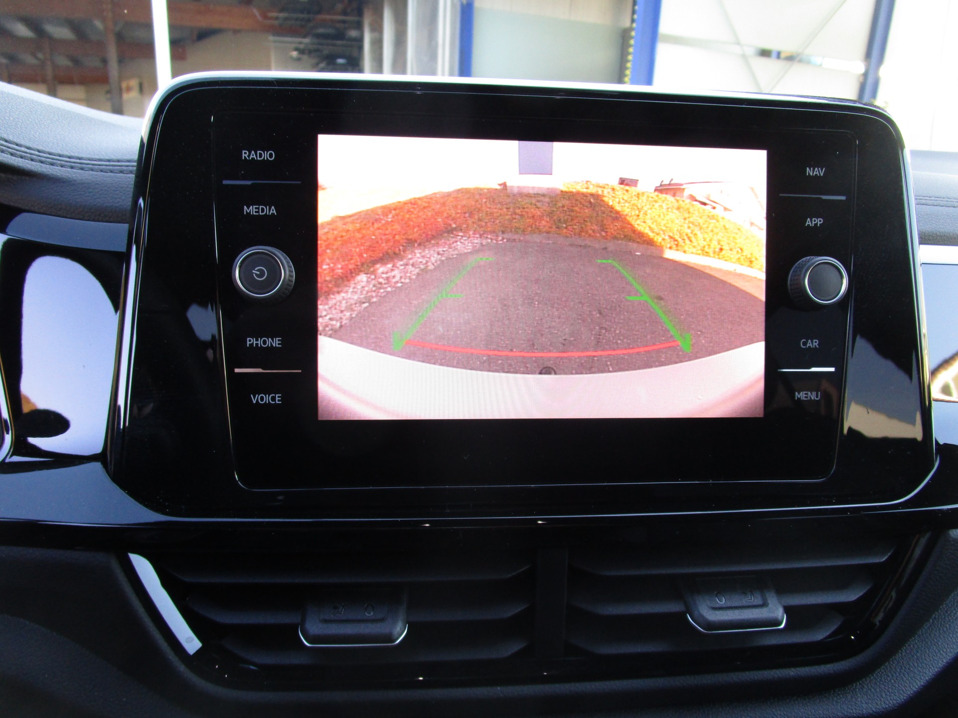 VW T-Roc 1.5 TSI EVO R-Line DSG-image-12
