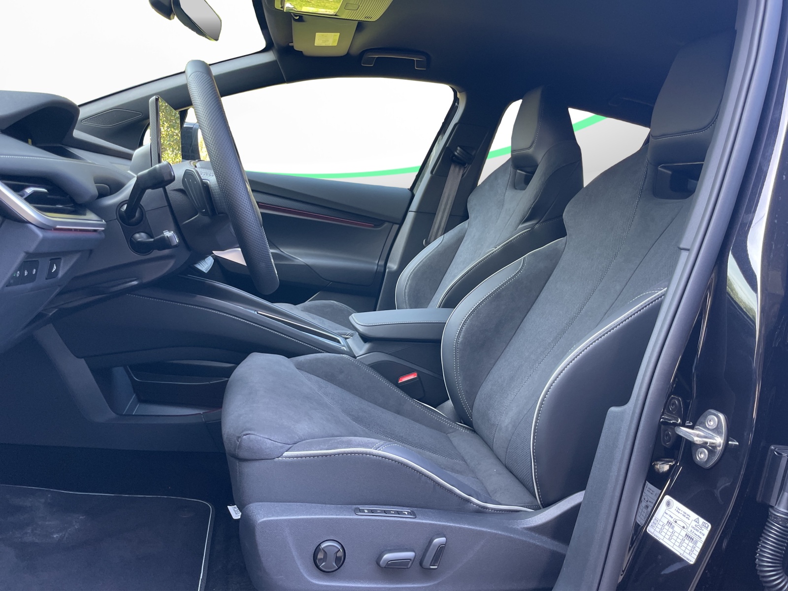 SKODA Enyaq 85 Sportline-image-6