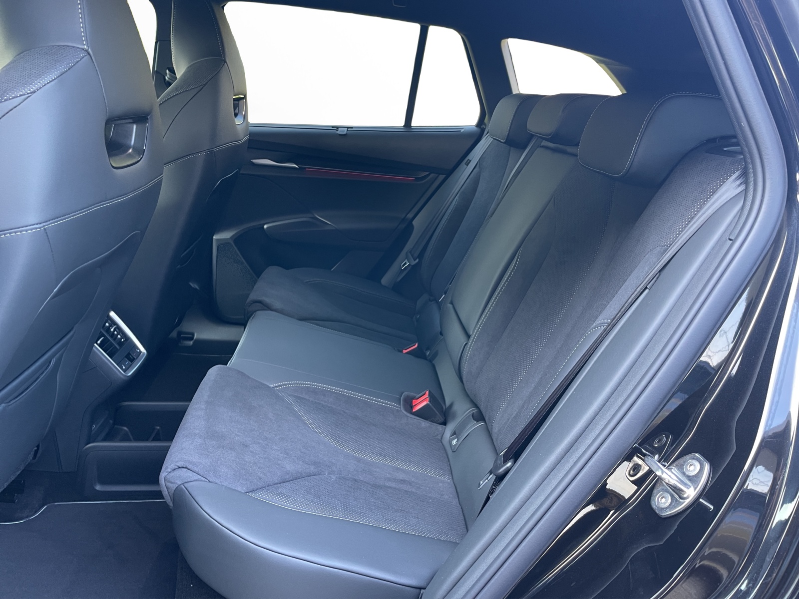 SKODA Enyaq 85 Sportline-image-13