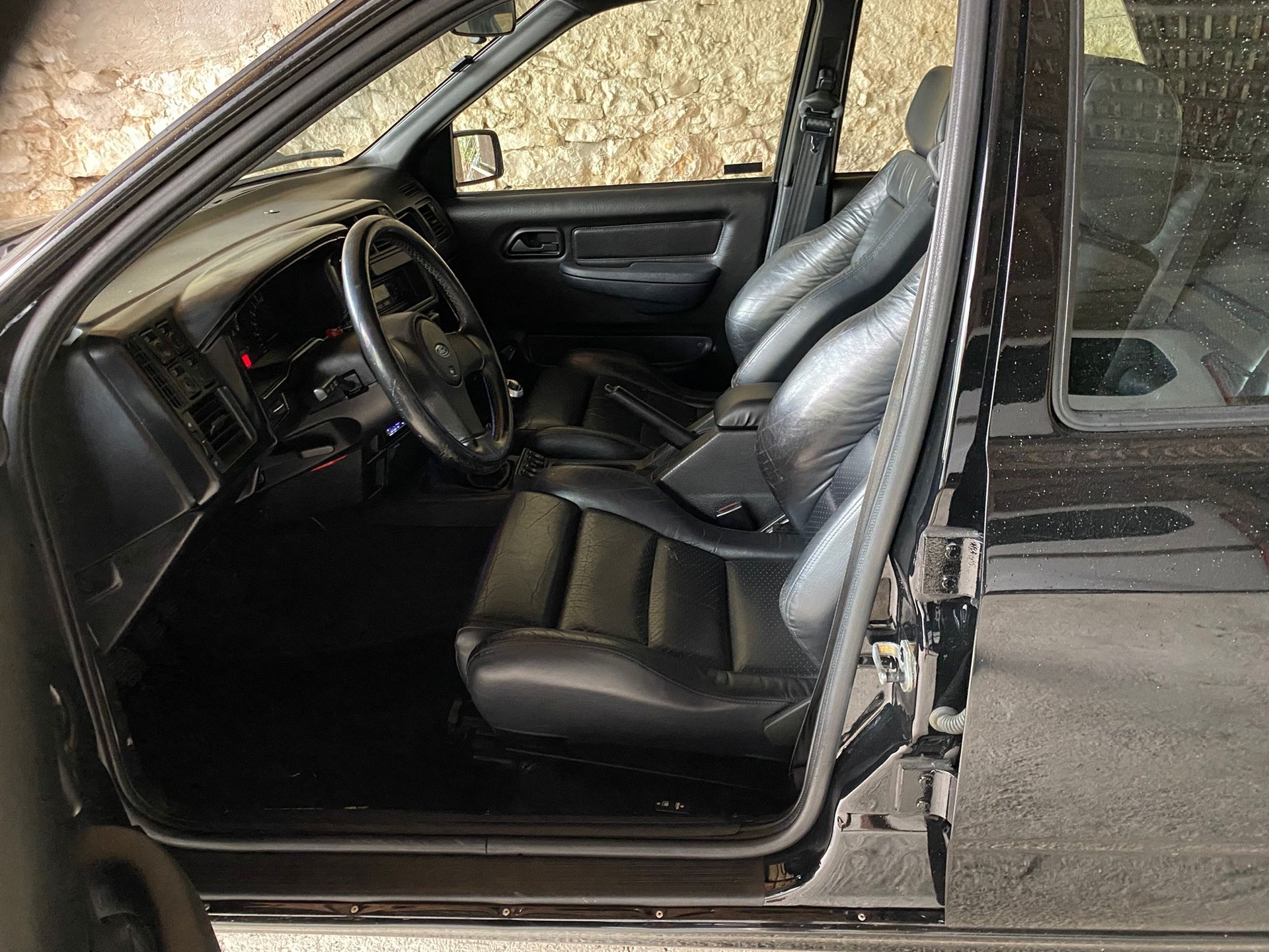 FORD Sierra 2.0i Cosworth 4x4-image-3