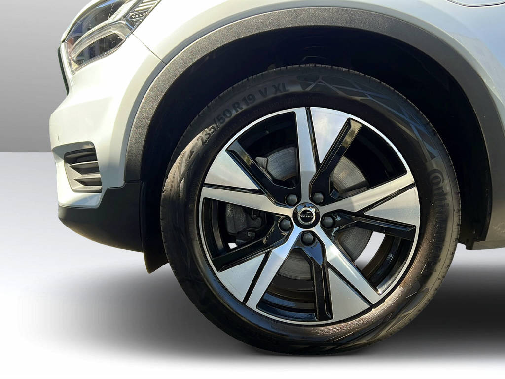 VOLVO XC40 1.5 T4 PiH R-Design-image-13