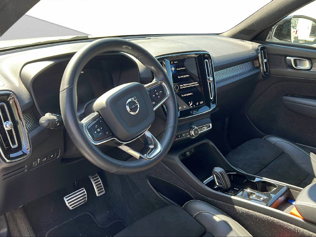 VOLVO XC40 1.5 T4 PiH R-Design-image-7