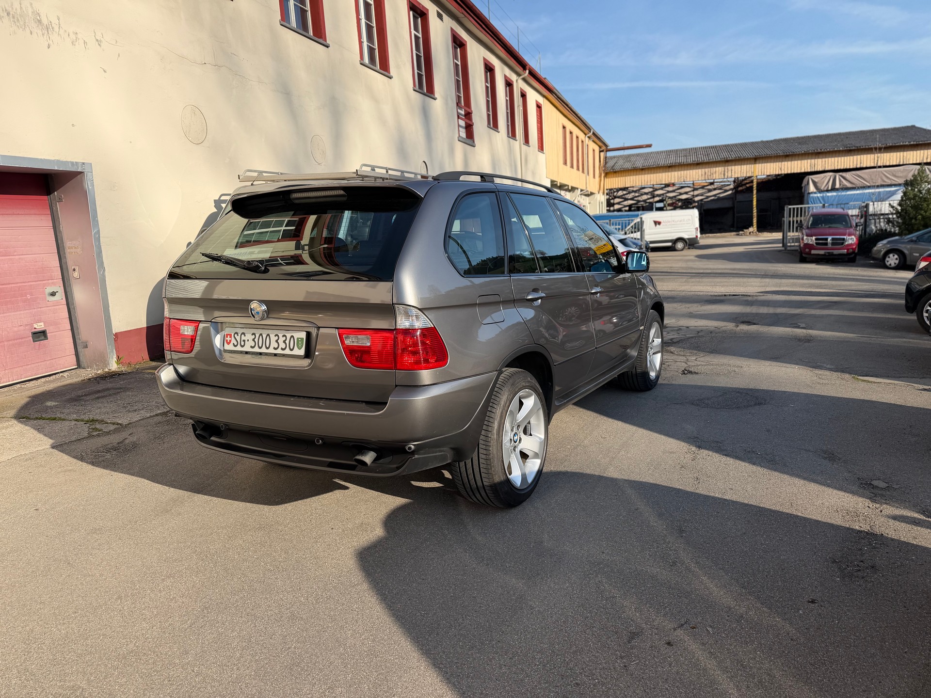 BMW X5 3.0i-image-2