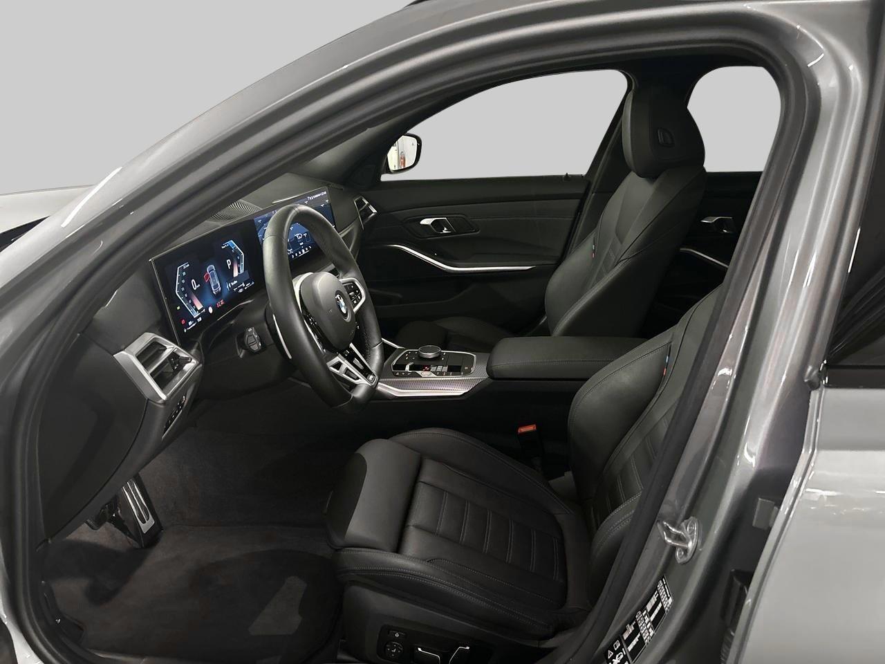 BMW 320d xDrive Touring M Sport-image-12