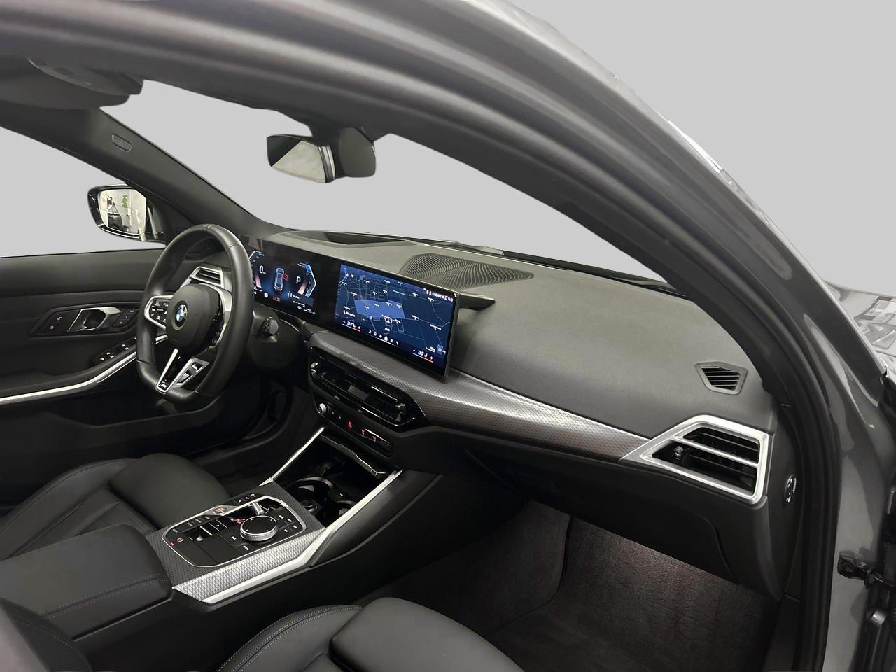 BMW 320d xDrive Touring M Sport-image-11