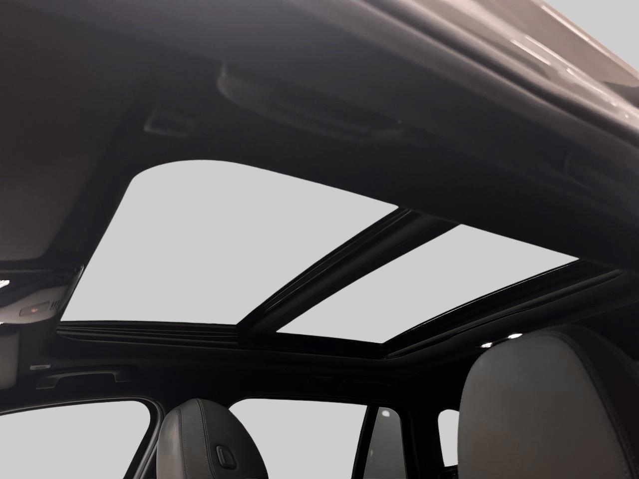 BMW 320d xDrive Touring M Sport-image-13