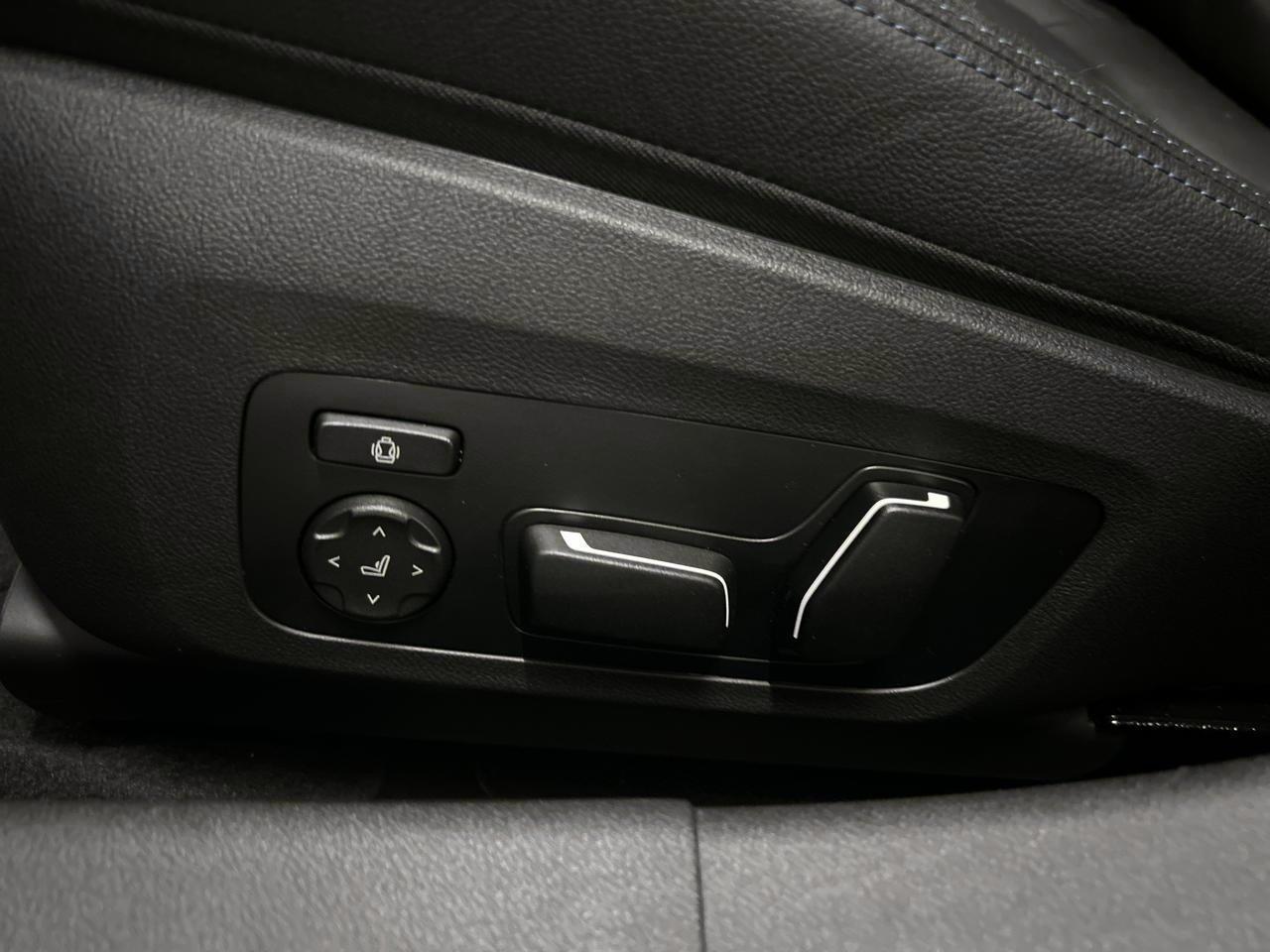 BMW 320d xDrive Touring M Sport-image-16
