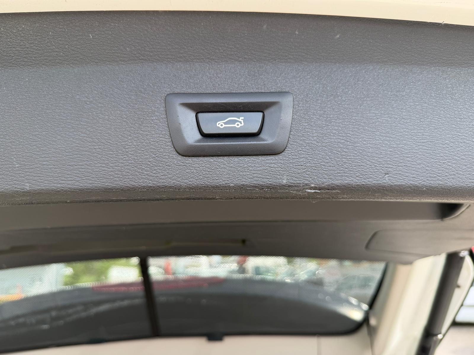 BMW X1 xDrive 18d Steptronic-image-9