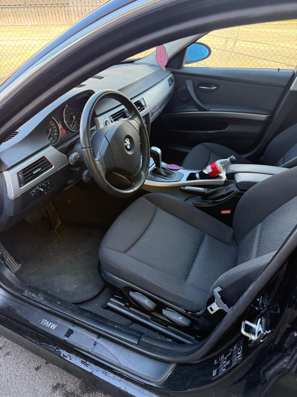 BMW 325i Touring-image-3