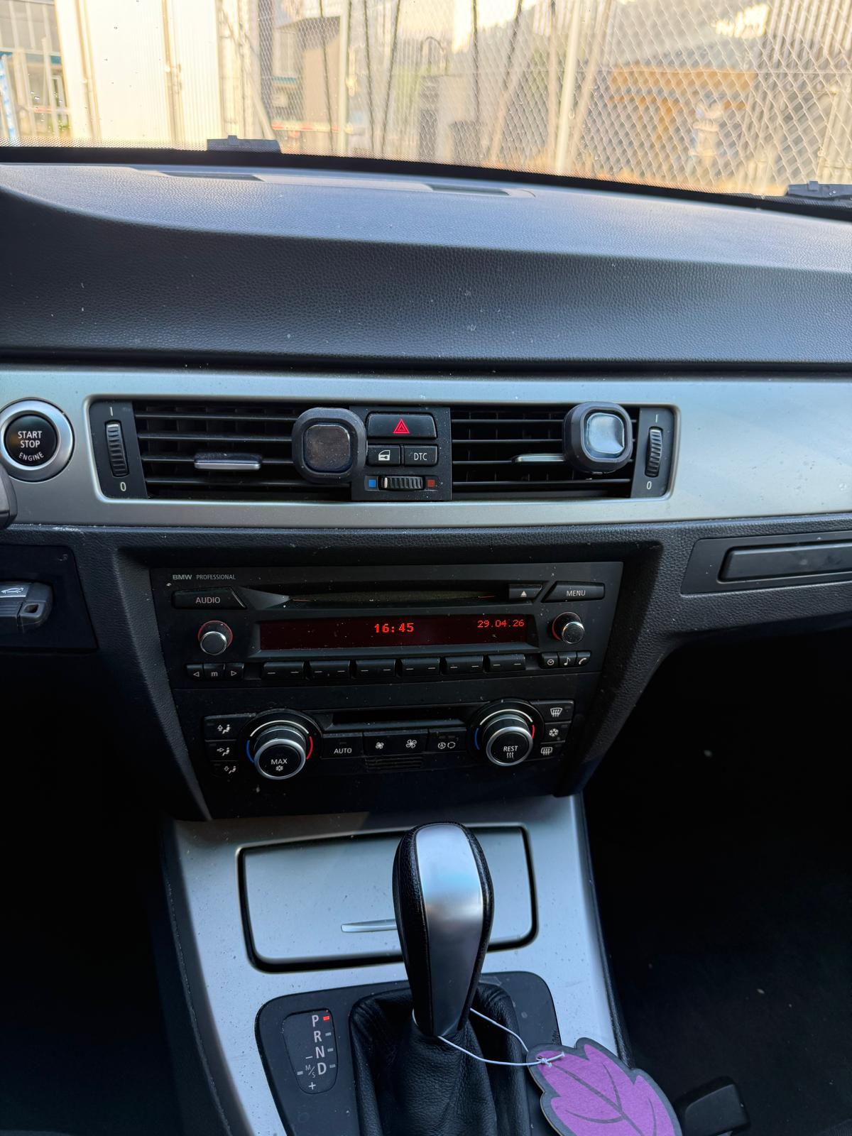 BMW 325i Touring-image-2