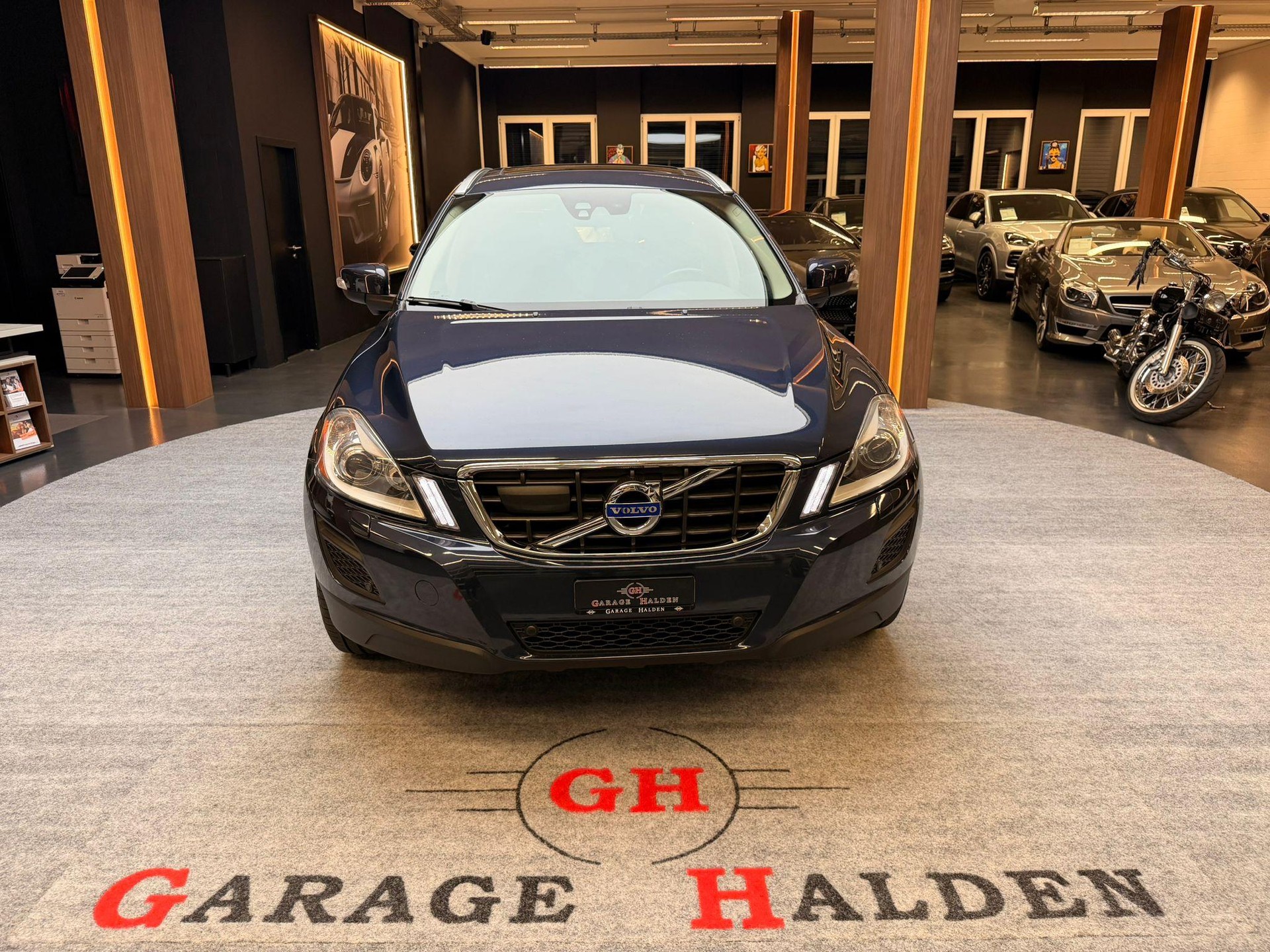 VOLVO XC60 2.4 D5 Summum AWD-image-2