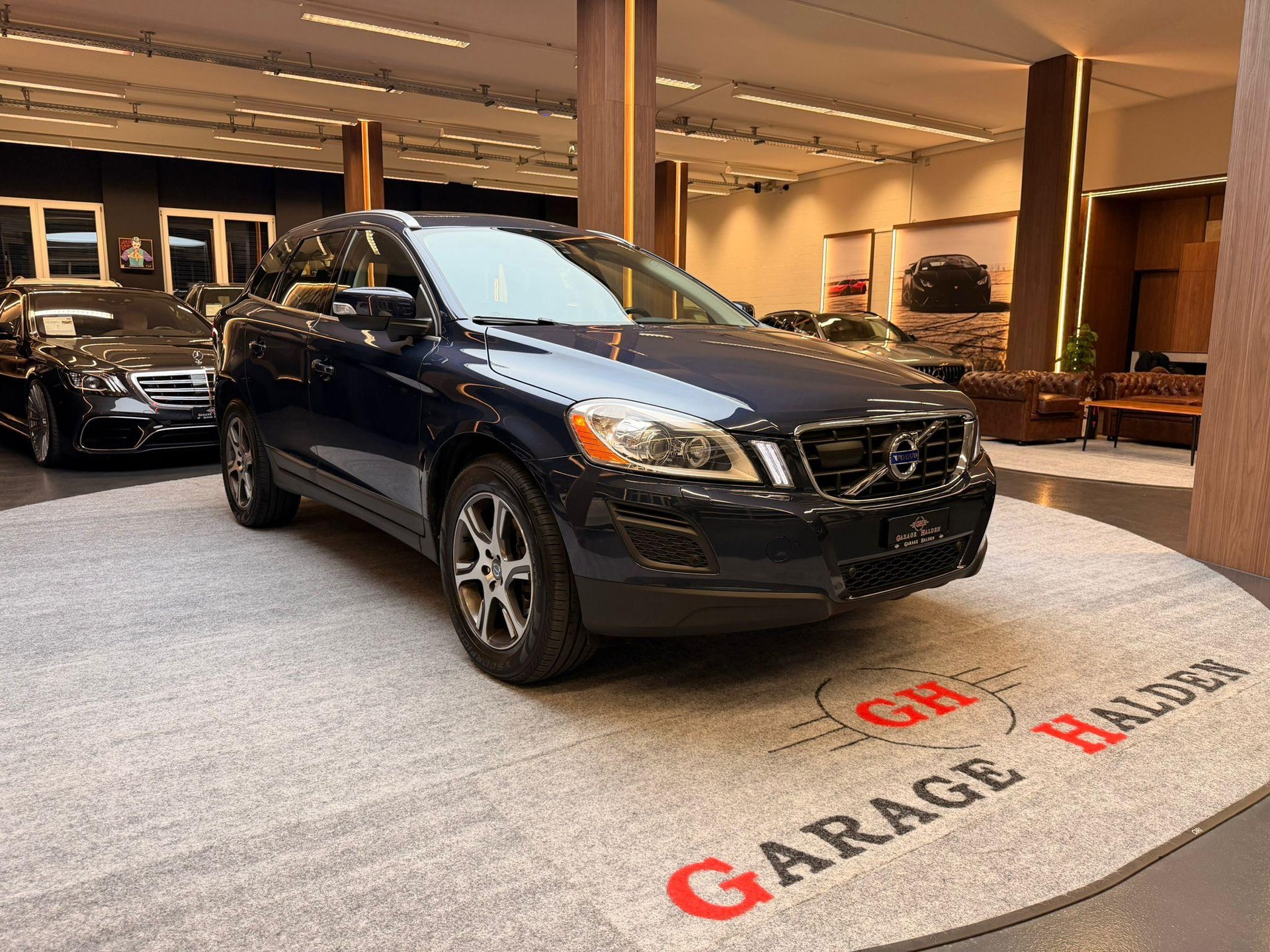 VOLVO XC60 2.4 D5 Summum AWD-image-0