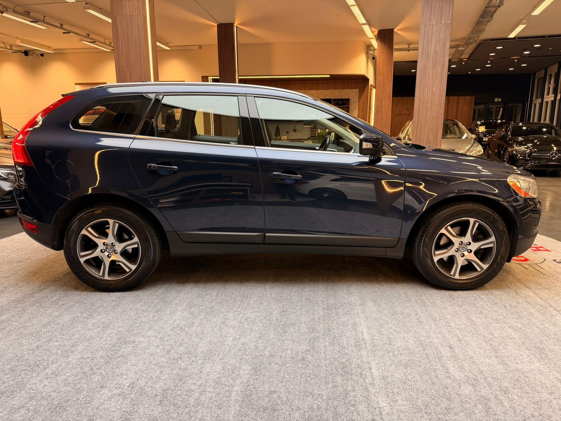 VOLVO XC60 2.4 D5 Summum AWD-image-8