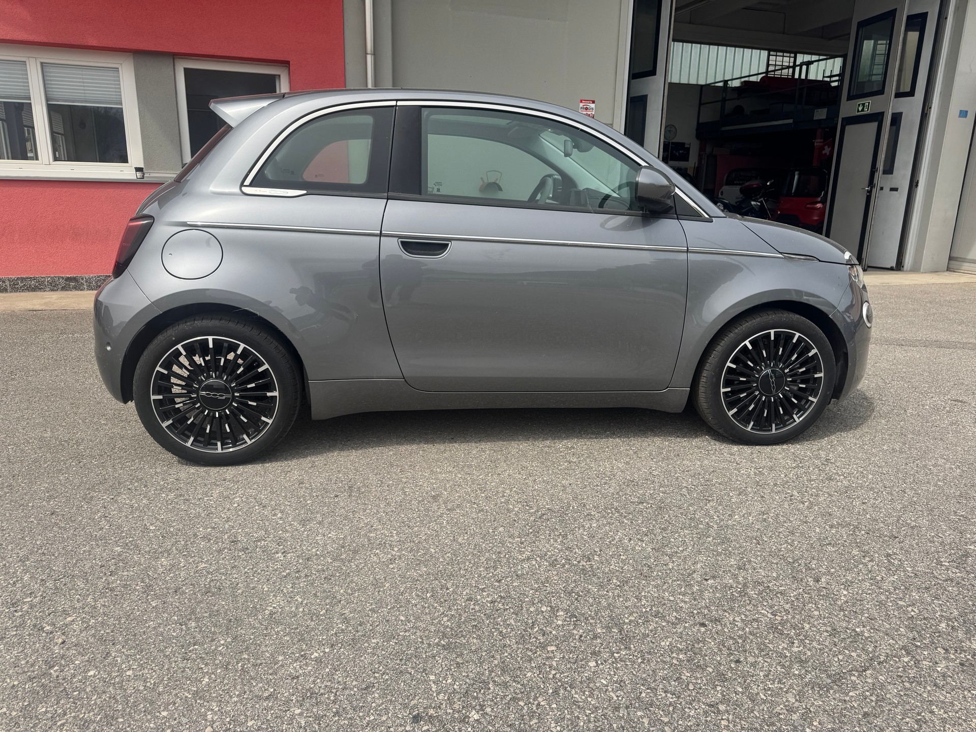FIAT 500 e La Prima-image-4