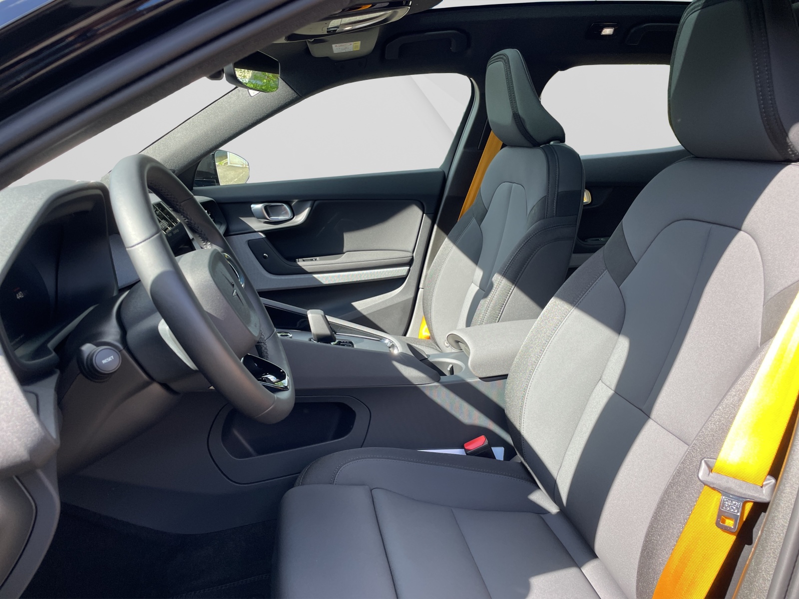 POLESTAR 2 Long Range Dual Motor Performance-image-9