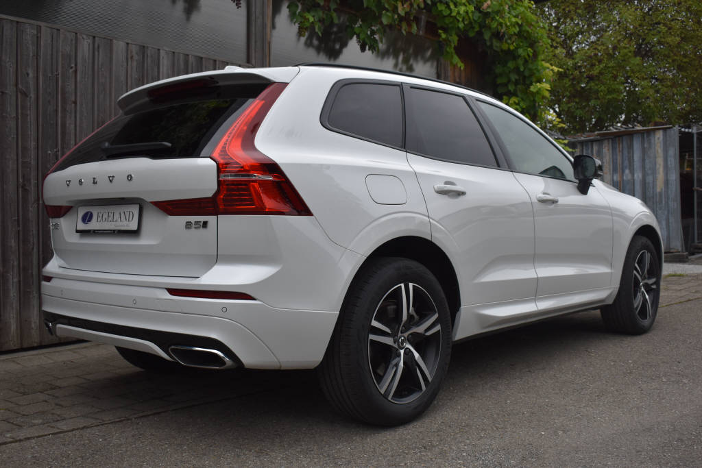 VOLVO XC60 2.0 B5 MH R-Design AWD-image-2