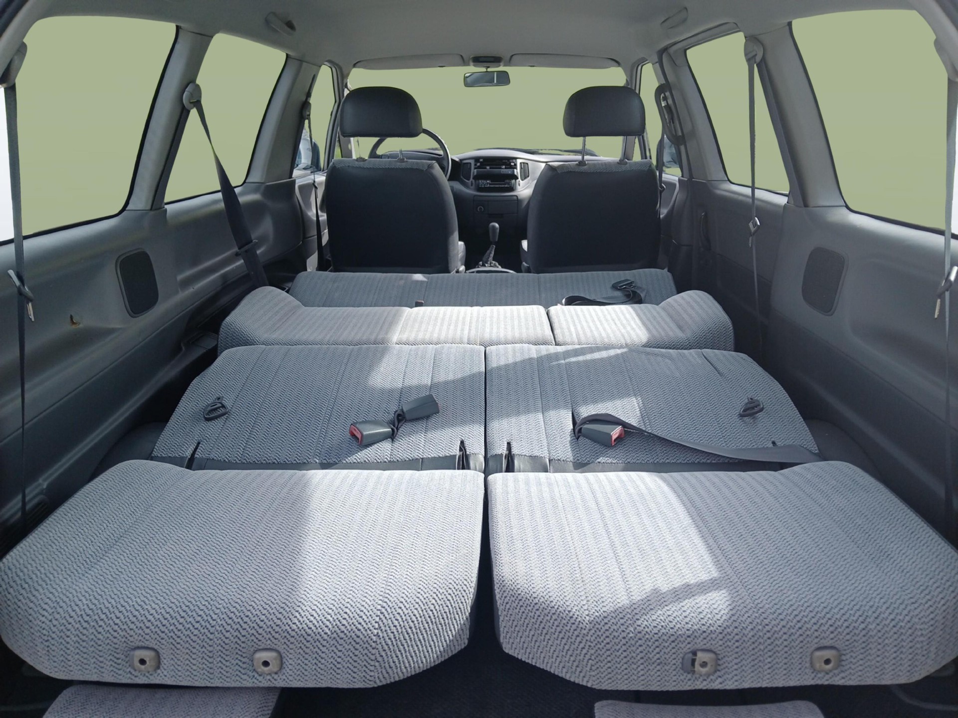 TOYOTA Previa 2.4 XE-image-12