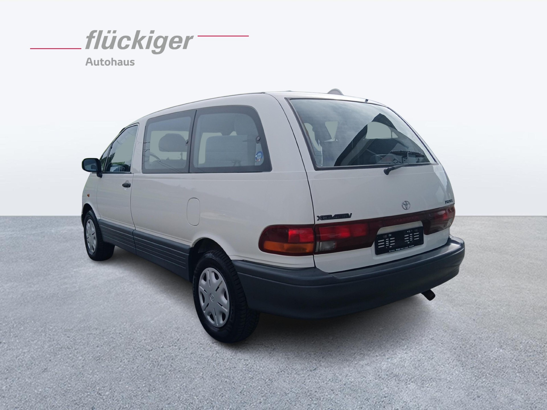 TOYOTA Previa 2.4 XE-image-2
