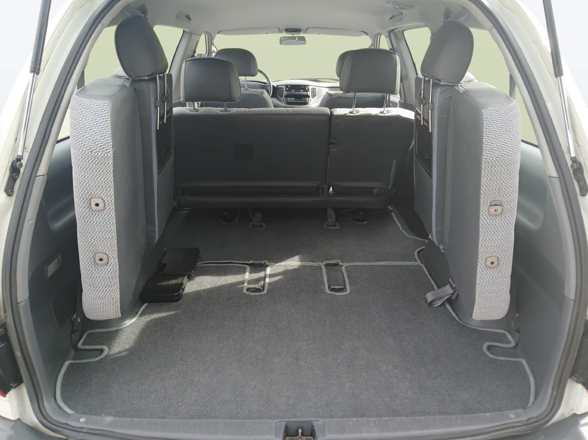 TOYOTA Previa 2.4 XE-image-11