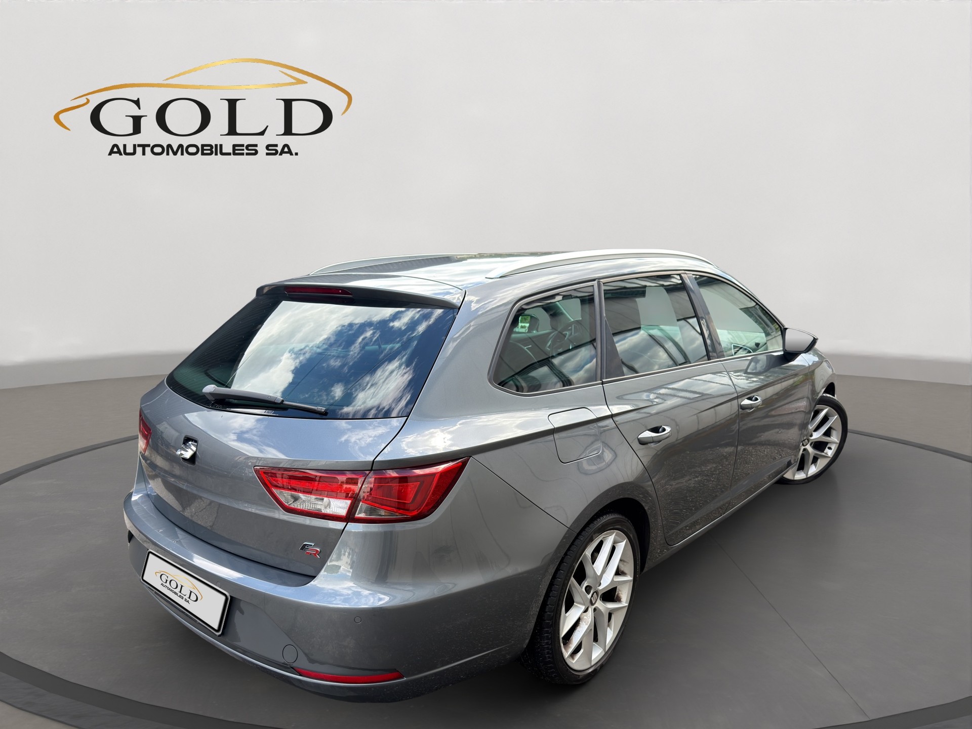 SEAT Leon ST 1.4 TSI FR Viva-image-1