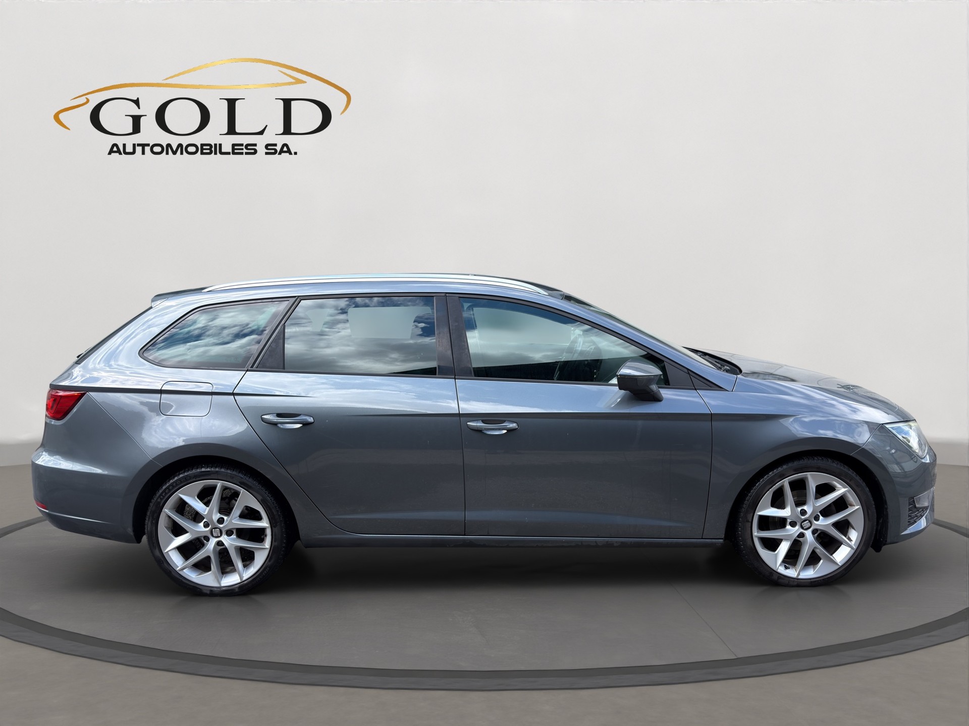 SEAT Leon ST 1.4 TSI FR Viva-image-12