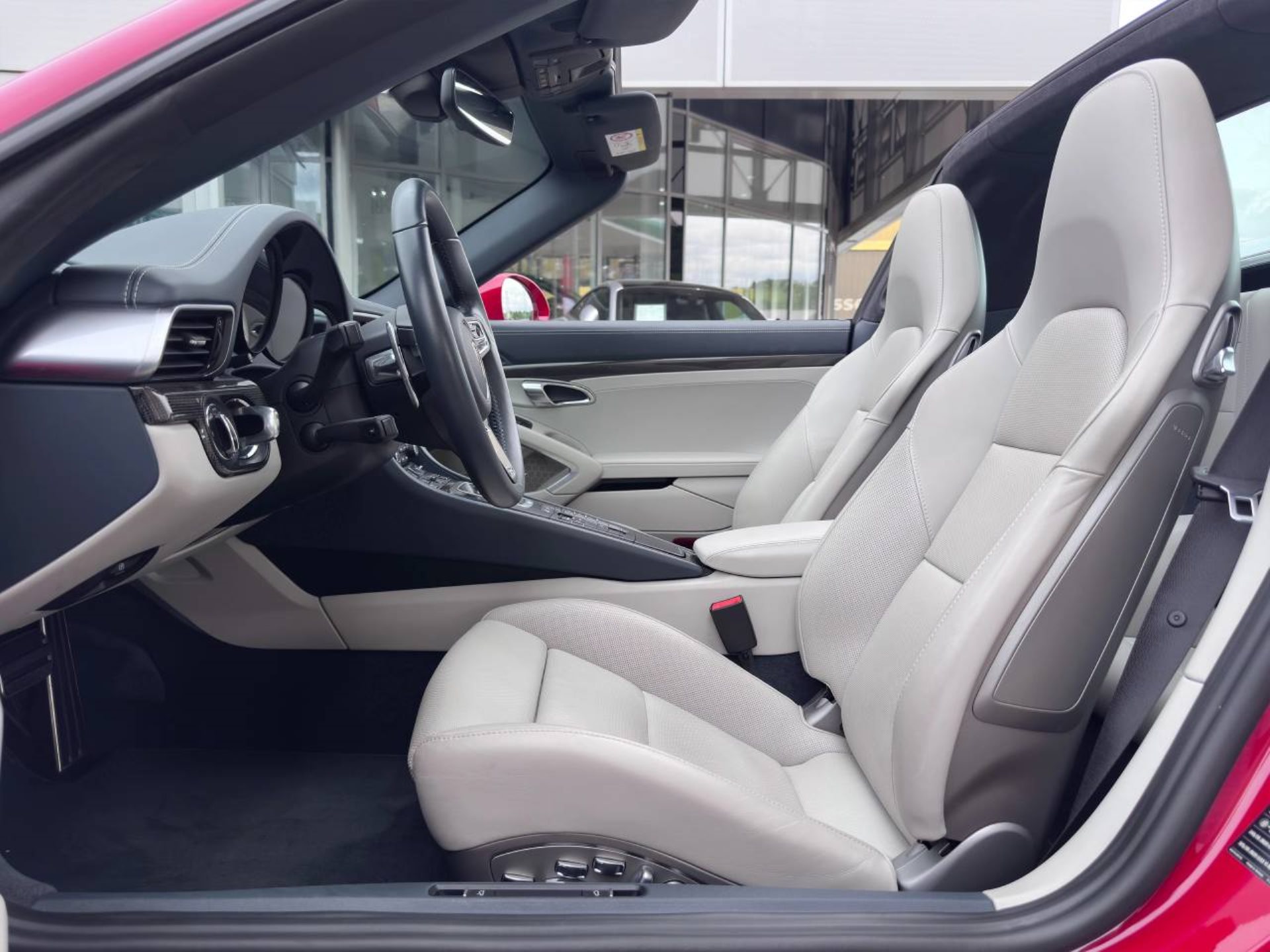 PORSCHE 911 Targa 4S-image-3