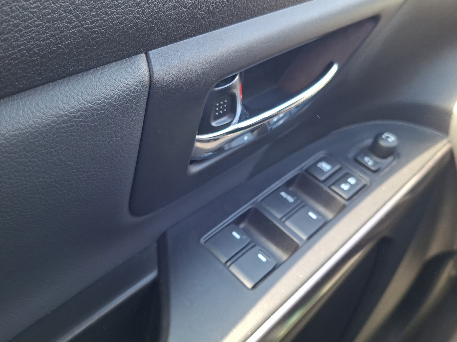 SUZUKI S-Cross 1.4 T Compact Top Hybrid 4x4-image-12