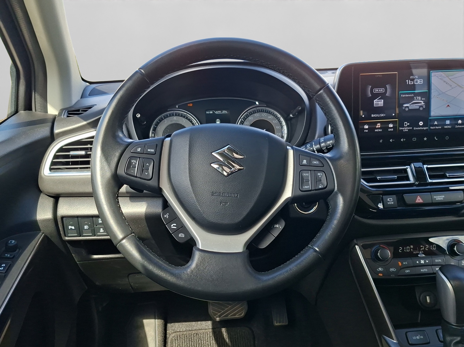 SUZUKI S-Cross 1.4 T Compact Top Hybrid 4x4-image-10