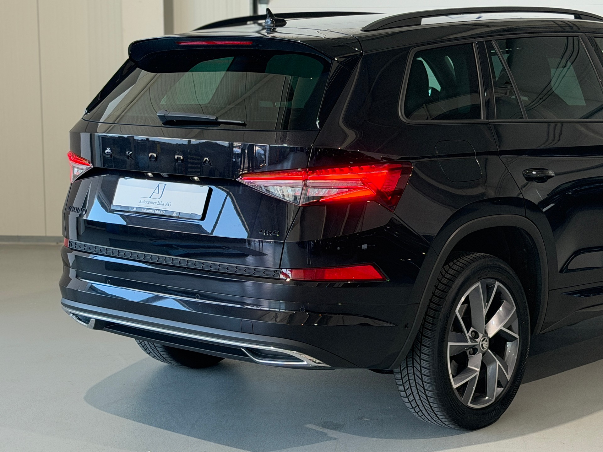 SKODA Kodiaq 2.0 TSI 4x4 SportLine (CH) Facelift!-image-5