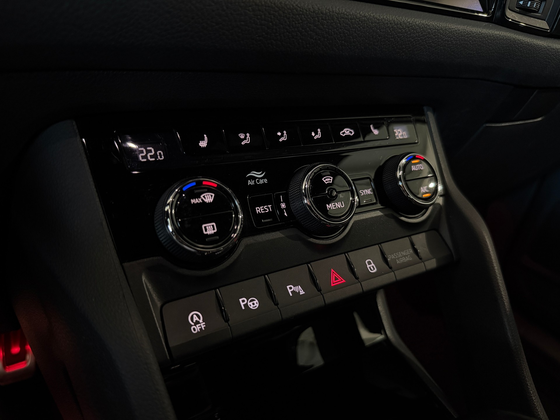 SKODA Kodiaq 2.0 TSI 4x4 SportLine (CH) Facelift!-image-11