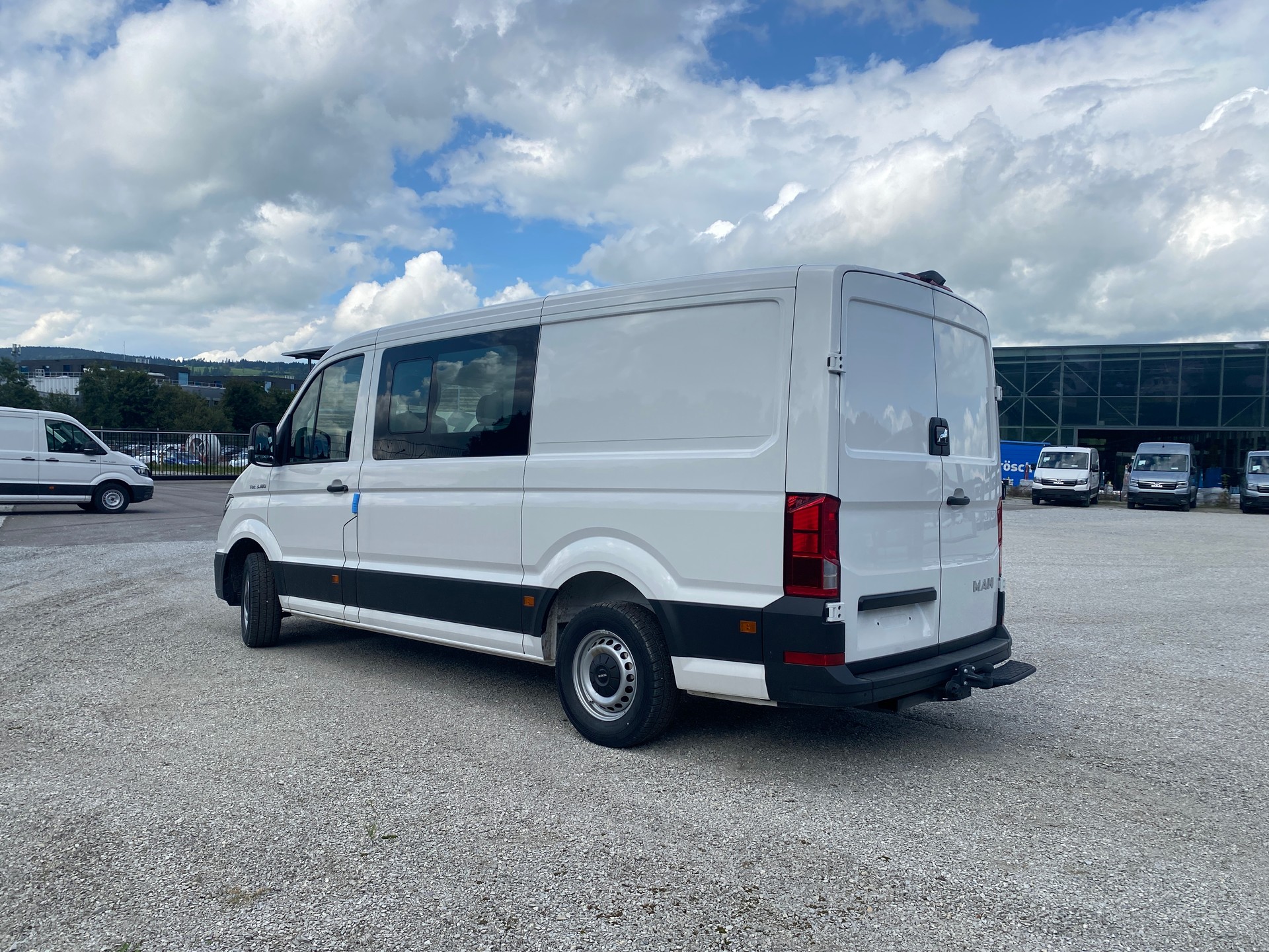 MAN TGE 3.180 4x4 L3 H2 7 places (Snoeks)-image-7
