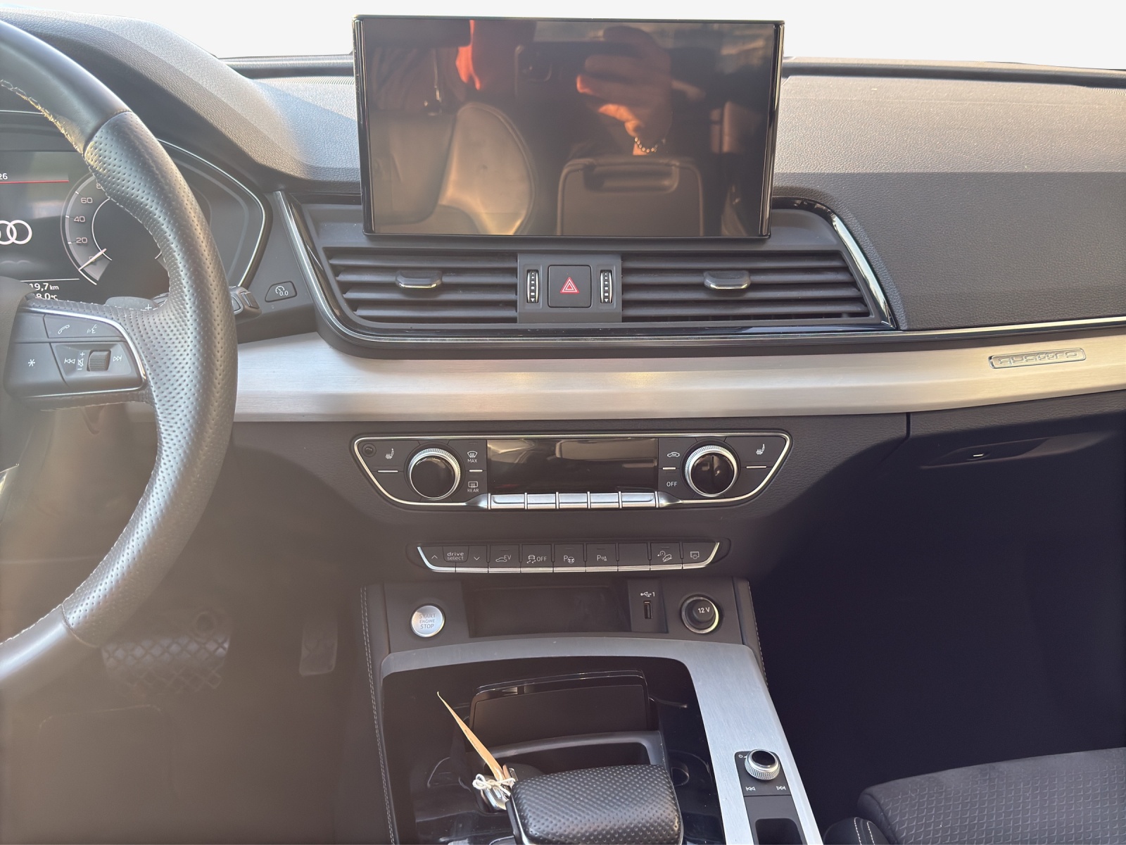 AUDI Q5 55 TFSI e PHEV S line quattro S-tronic-image-11