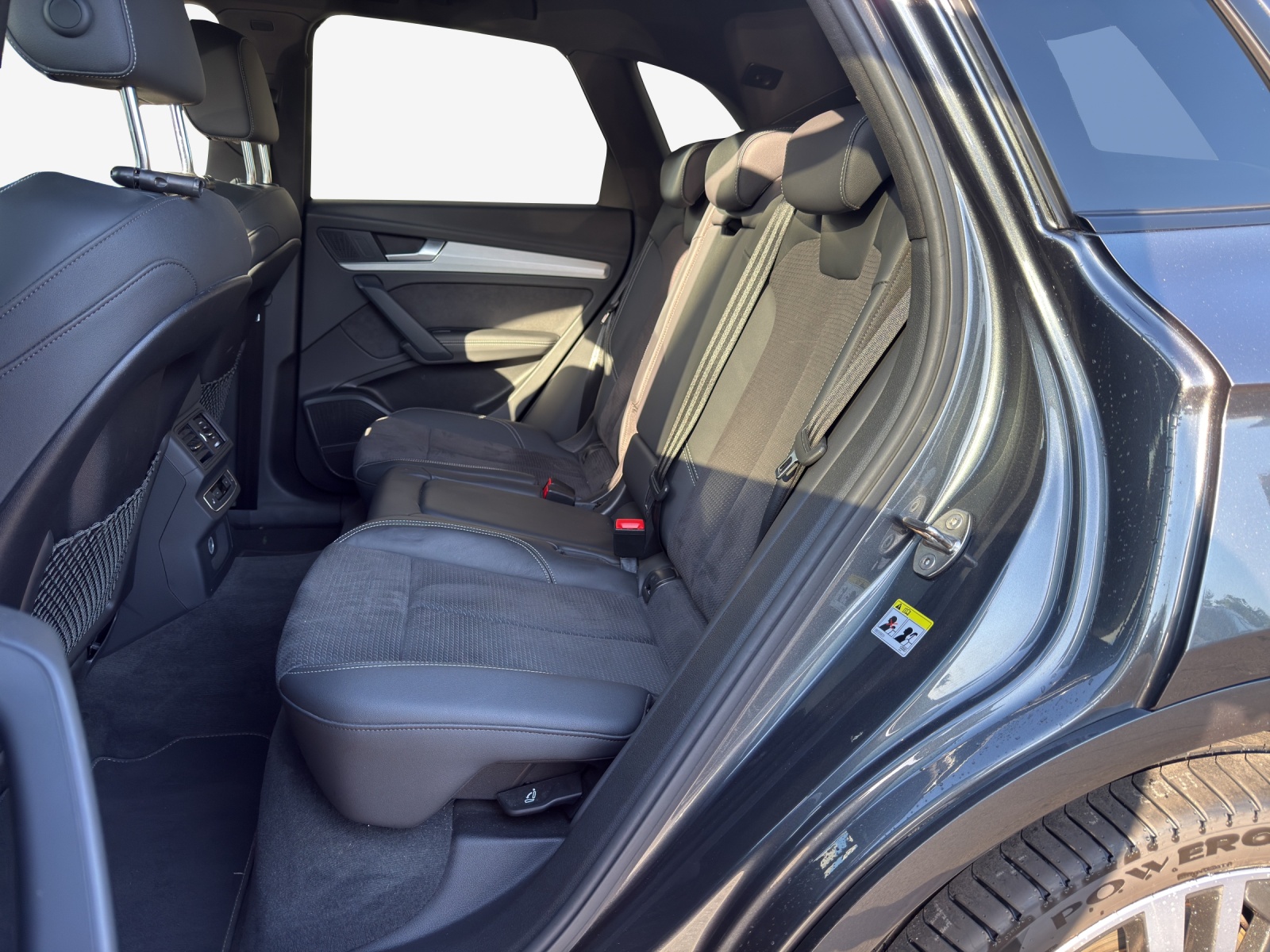 AUDI Q5 55 TFSI e PHEV S line quattro S-tronic-image-12