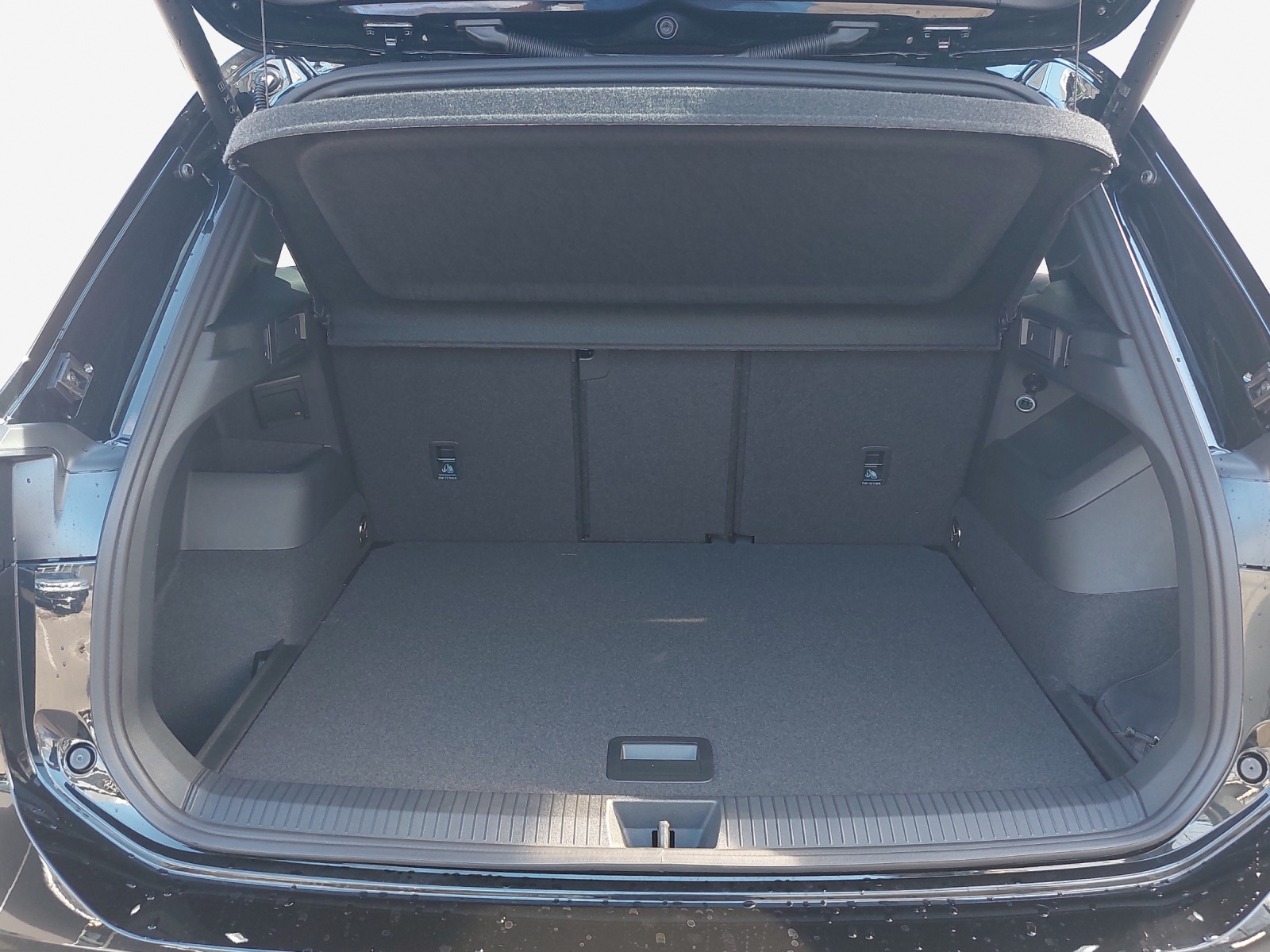 VW Tiguan 2.0 TSI DSG R-Line Plus 4Motion-image-12