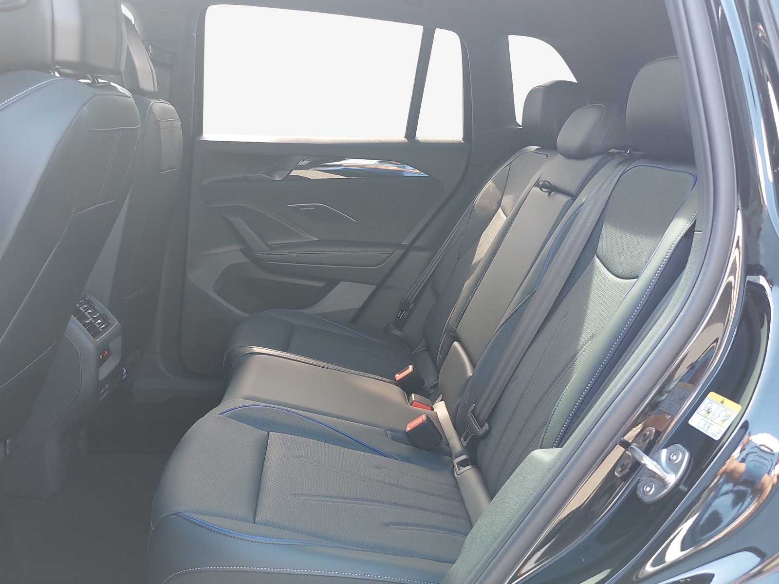 VW Tiguan 2.0 TSI DSG R-Line Plus 4Motion-image-11