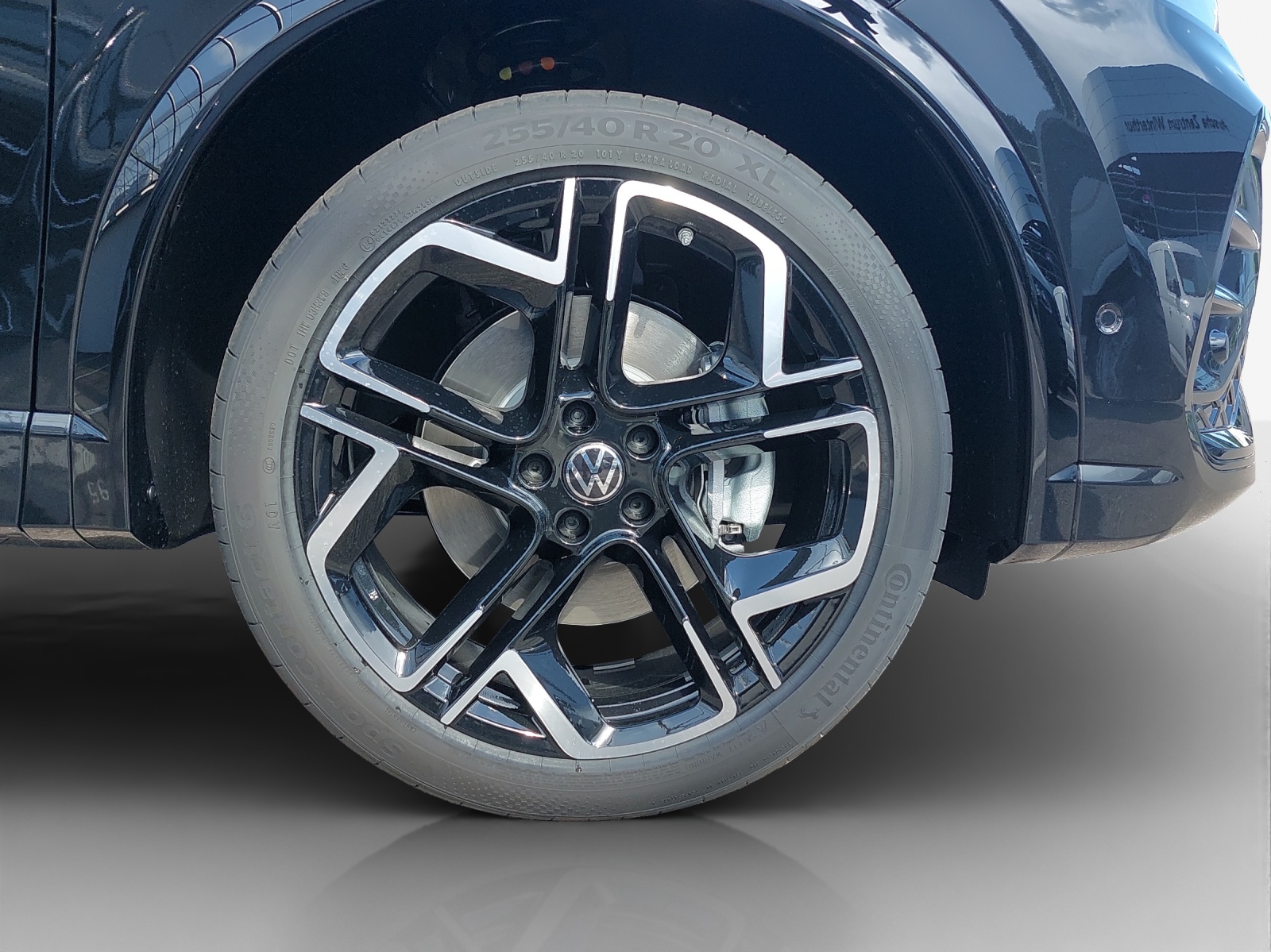 VW Tiguan 2.0 TSI DSG R-Line Plus 4Motion-image-13
