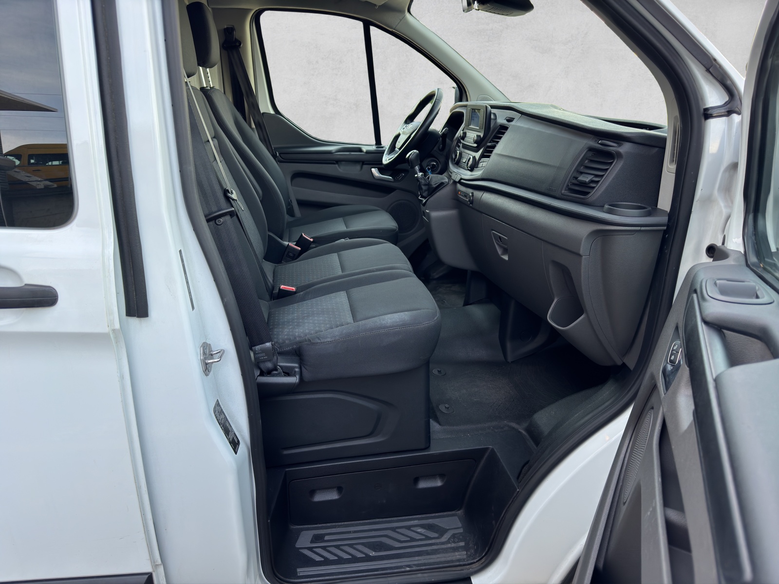 FORD Transit Custom Van 320 L1H1 Trend-image-12