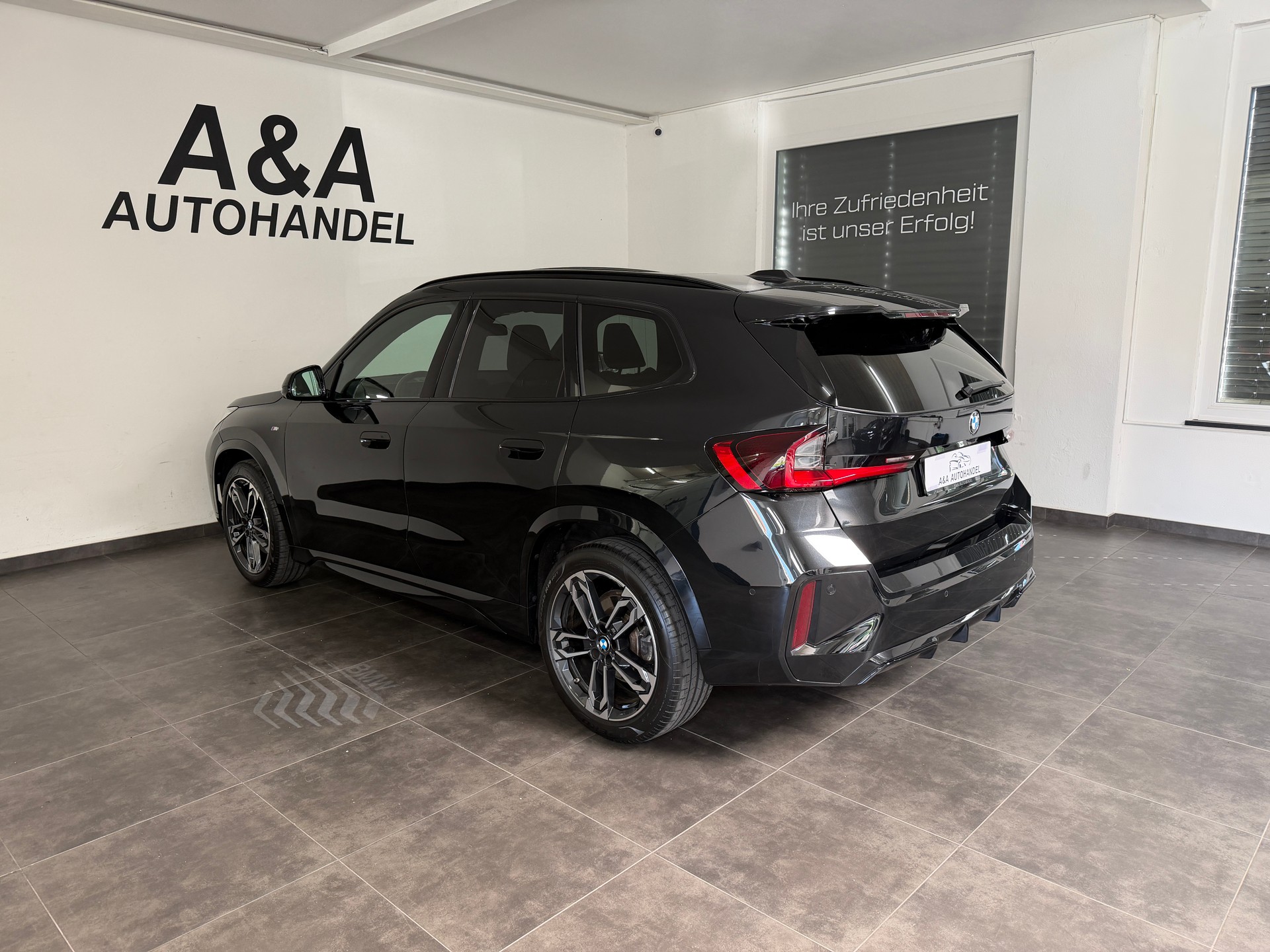 BMW X1 xDrive 23d 48V M Sport-image-5
