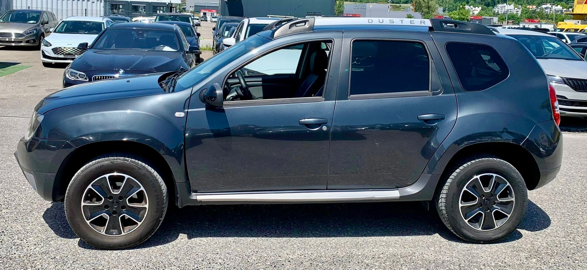DACIA Duster 1.5 dCi Ambiance 4x2 EDC Automat (Klimatronik * Alufelgen * Sensoren mit Kamera * Leder * Navigation * BO6)-image-6